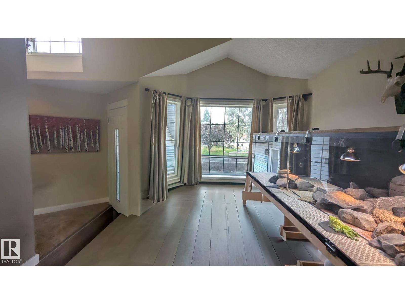 13817 131A AV NW, Edmonton