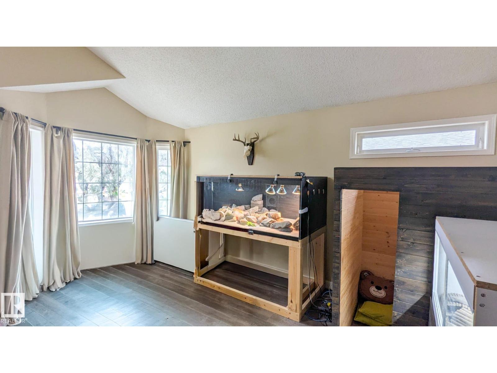 13817 131A AV NW, Edmonton