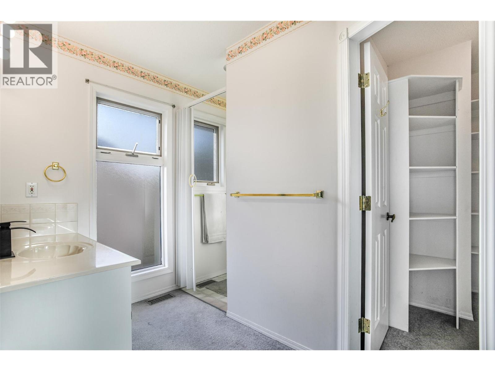  727 Cassiar Crescent, Kelowna