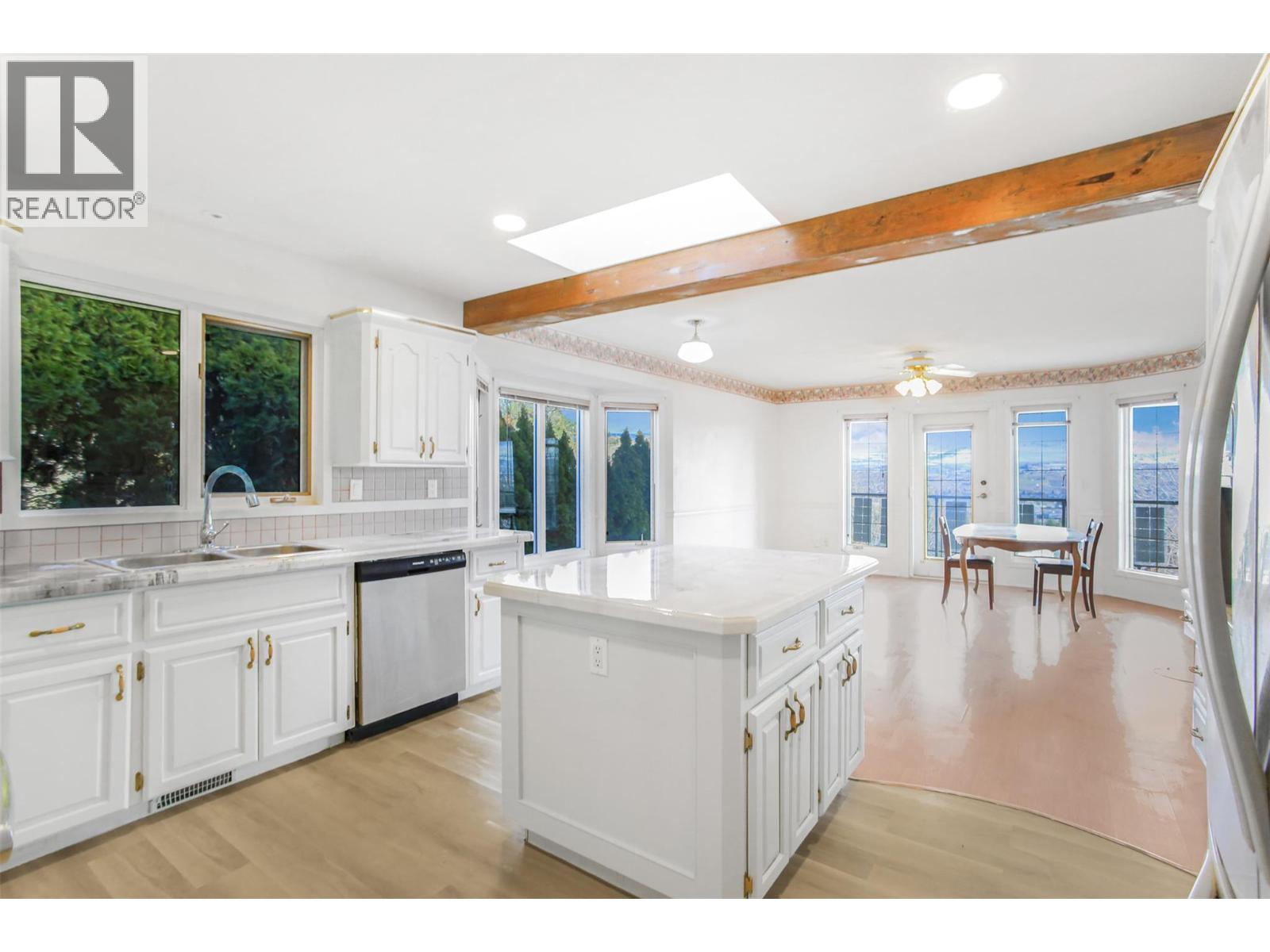  727 Cassiar Crescent, Kelowna