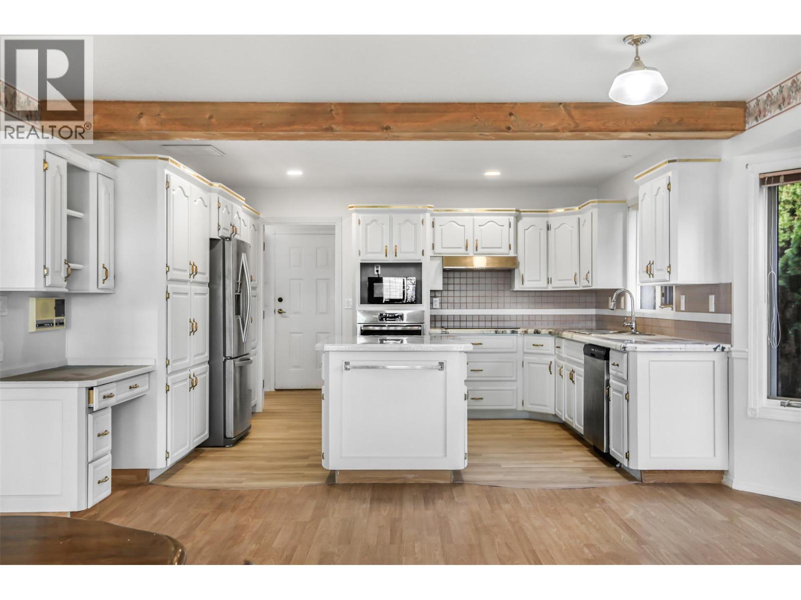  727 Cassiar Crescent, Kelowna