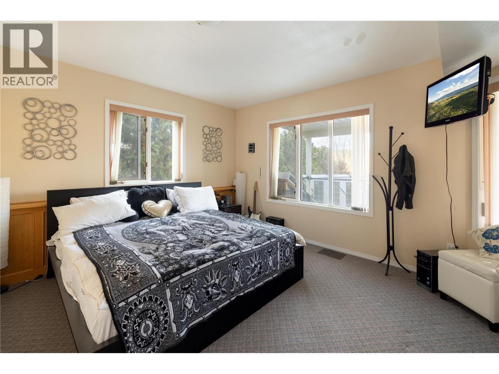  727 Cassiar Crescent, Kelowna