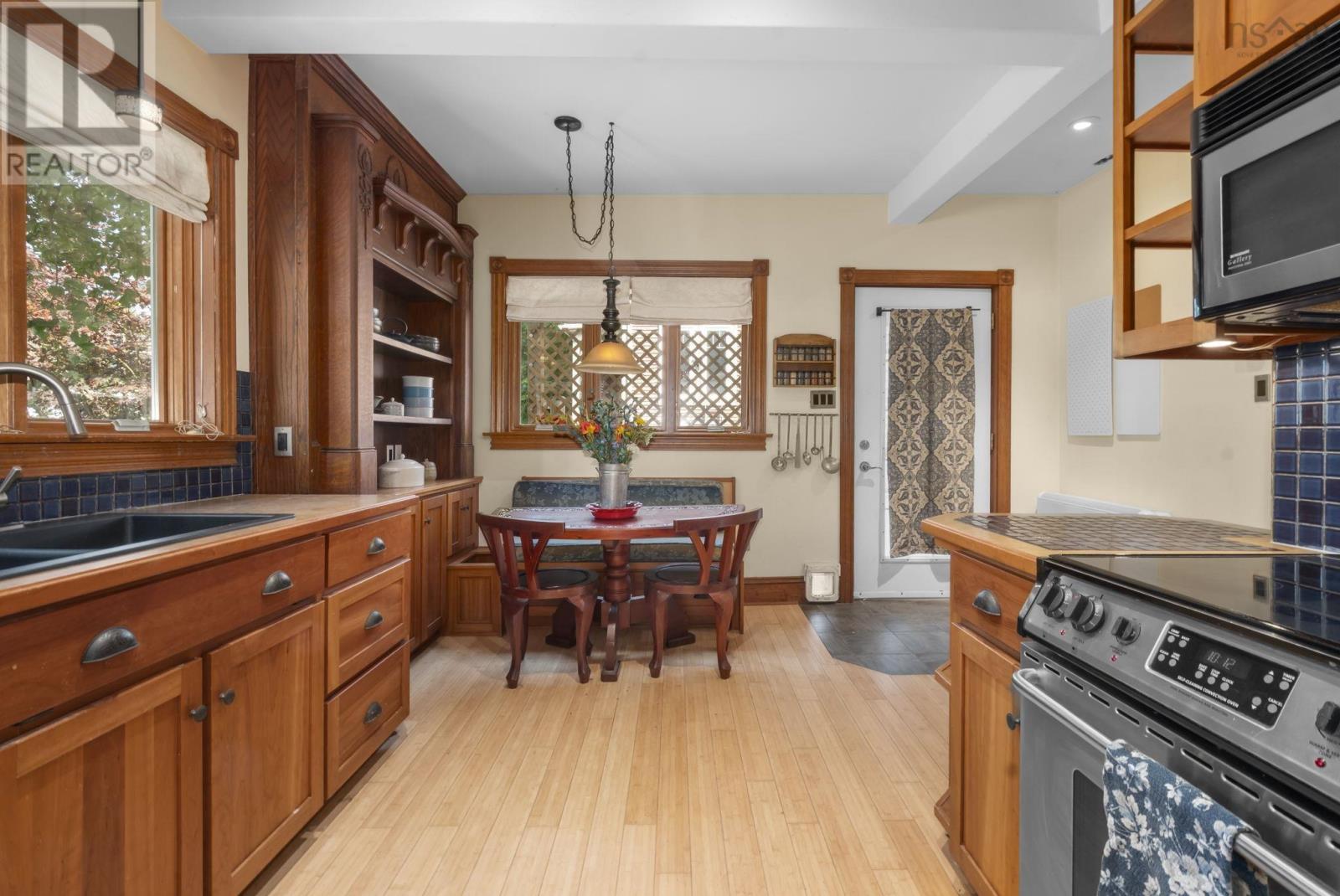 Property 14 of 38 of 328 King Street