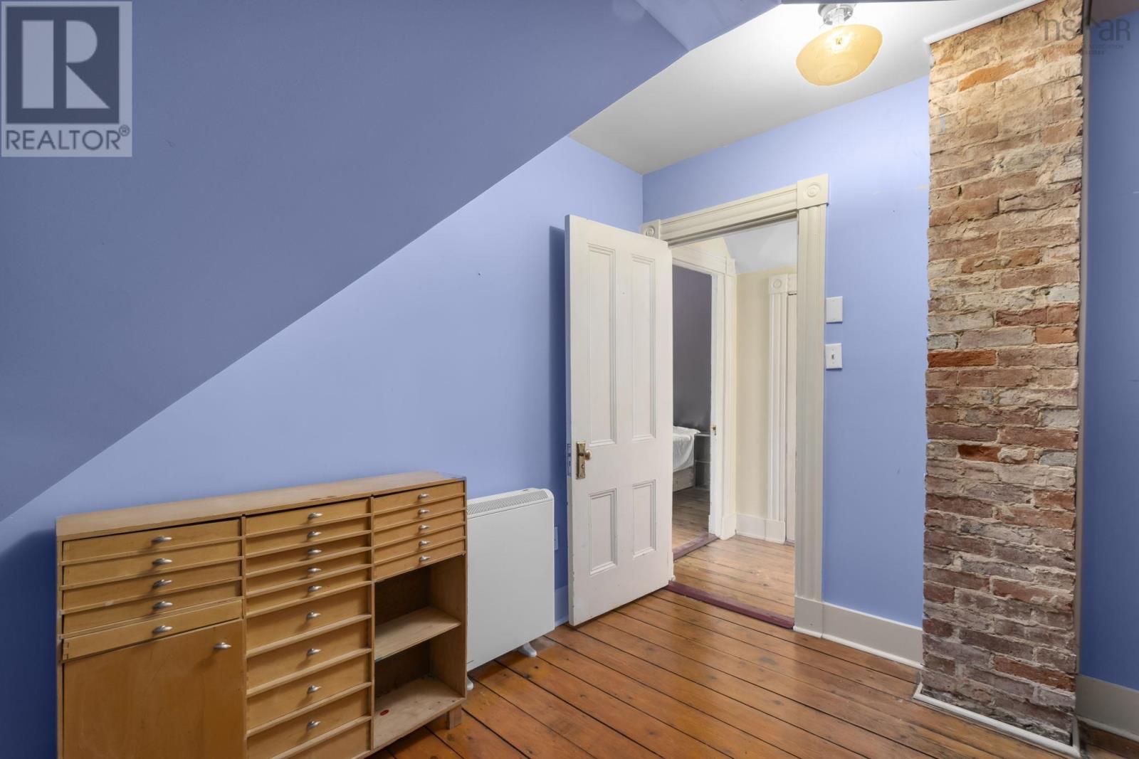 Property 27 of 38 of 328 King Street