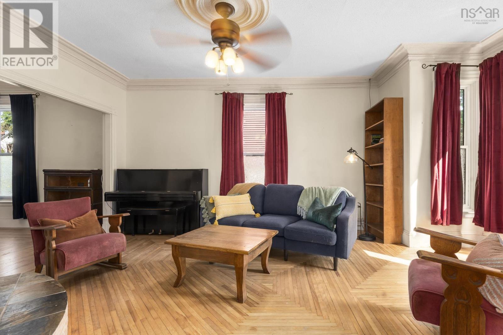 Property 3 of 38 of 328 King Street