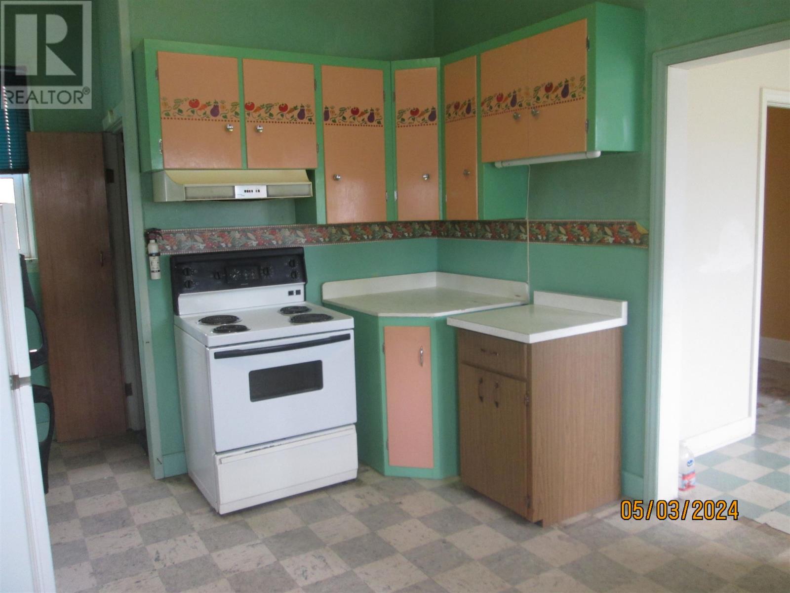 306 FRONT ST - 6