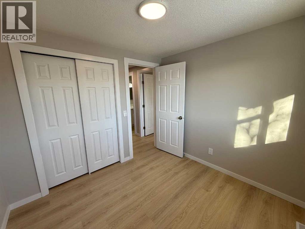 Single Family House for Sale in  Doverville Crescent SE Dover Calgary 