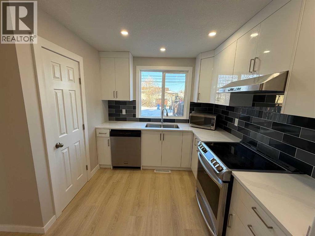 Single Family House for Sale in  Doverville Crescent SE Dover Calgary 