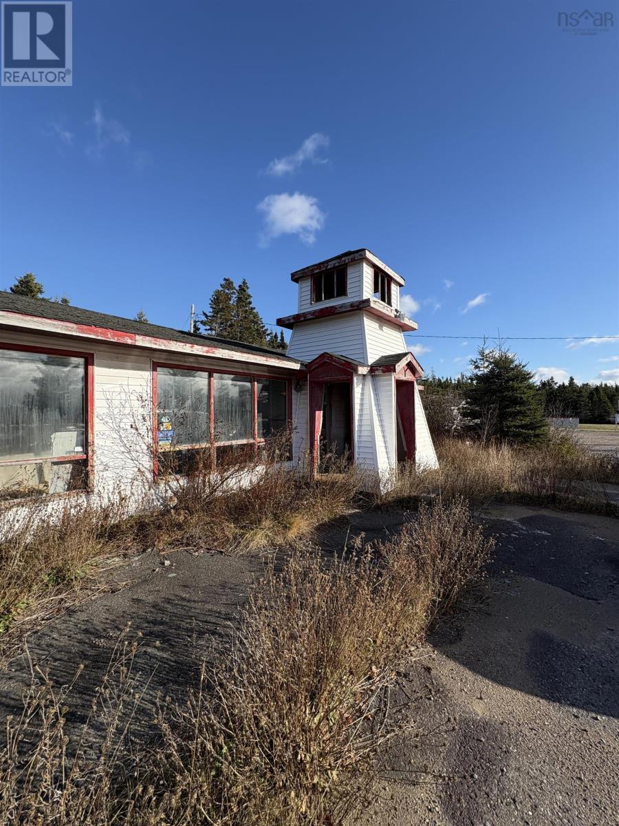 Property 5 of 5 of 4749 Highway 7