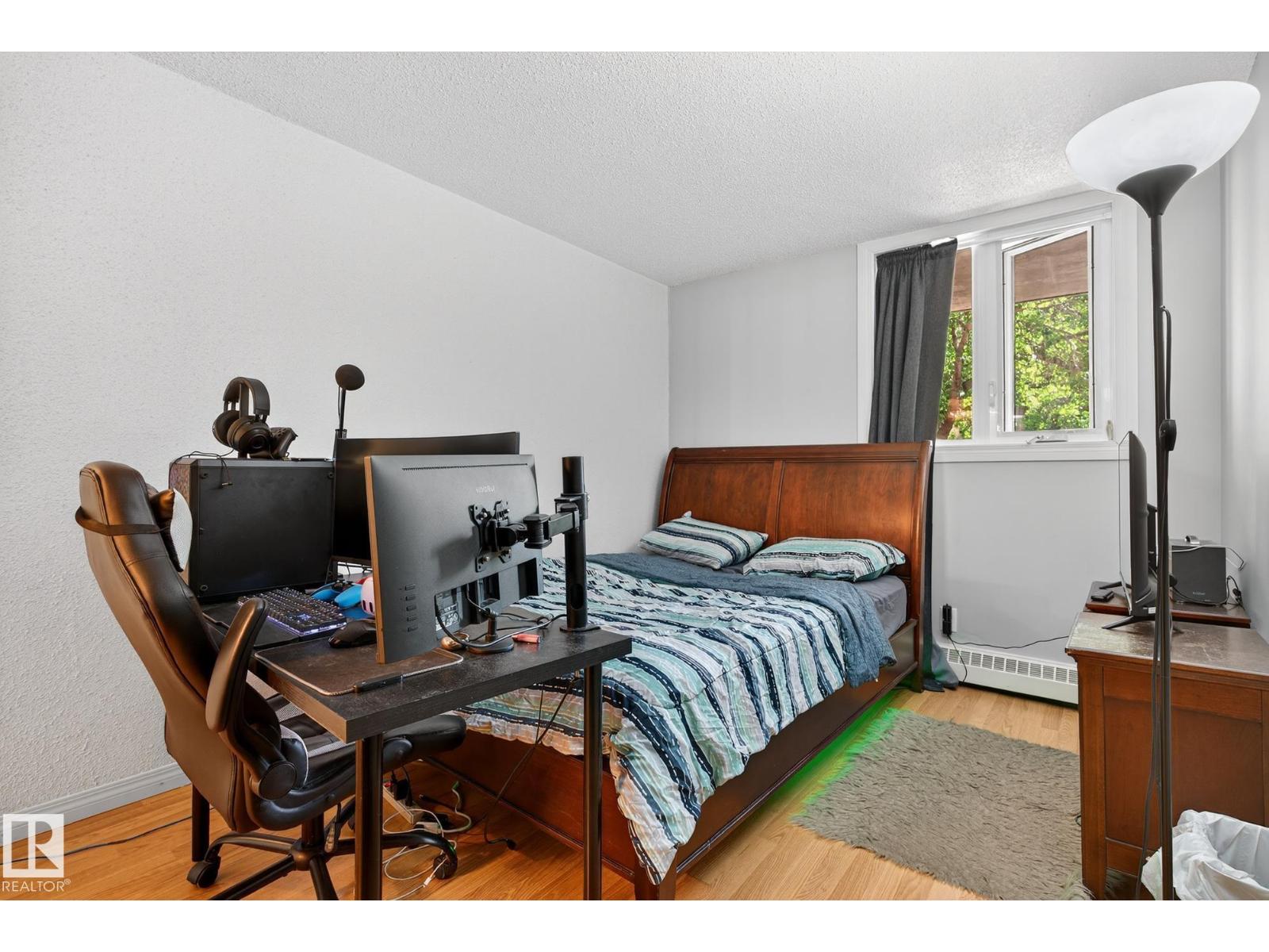 #202 9916 113 ST NW - 22