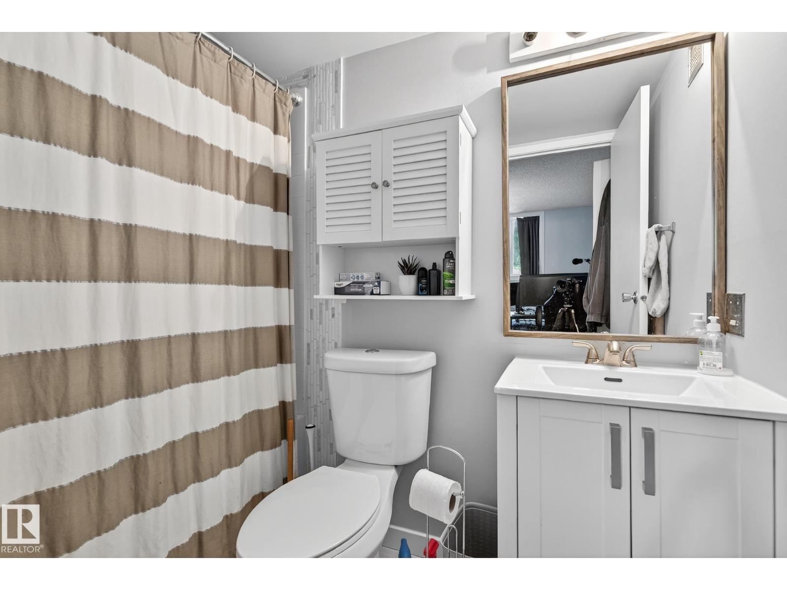 #202 9916 113 ST NW - 24