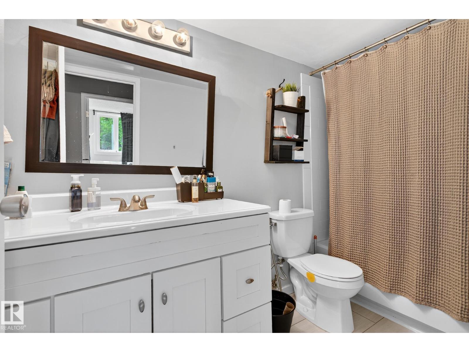 #202 9916 113 ST NW - 27