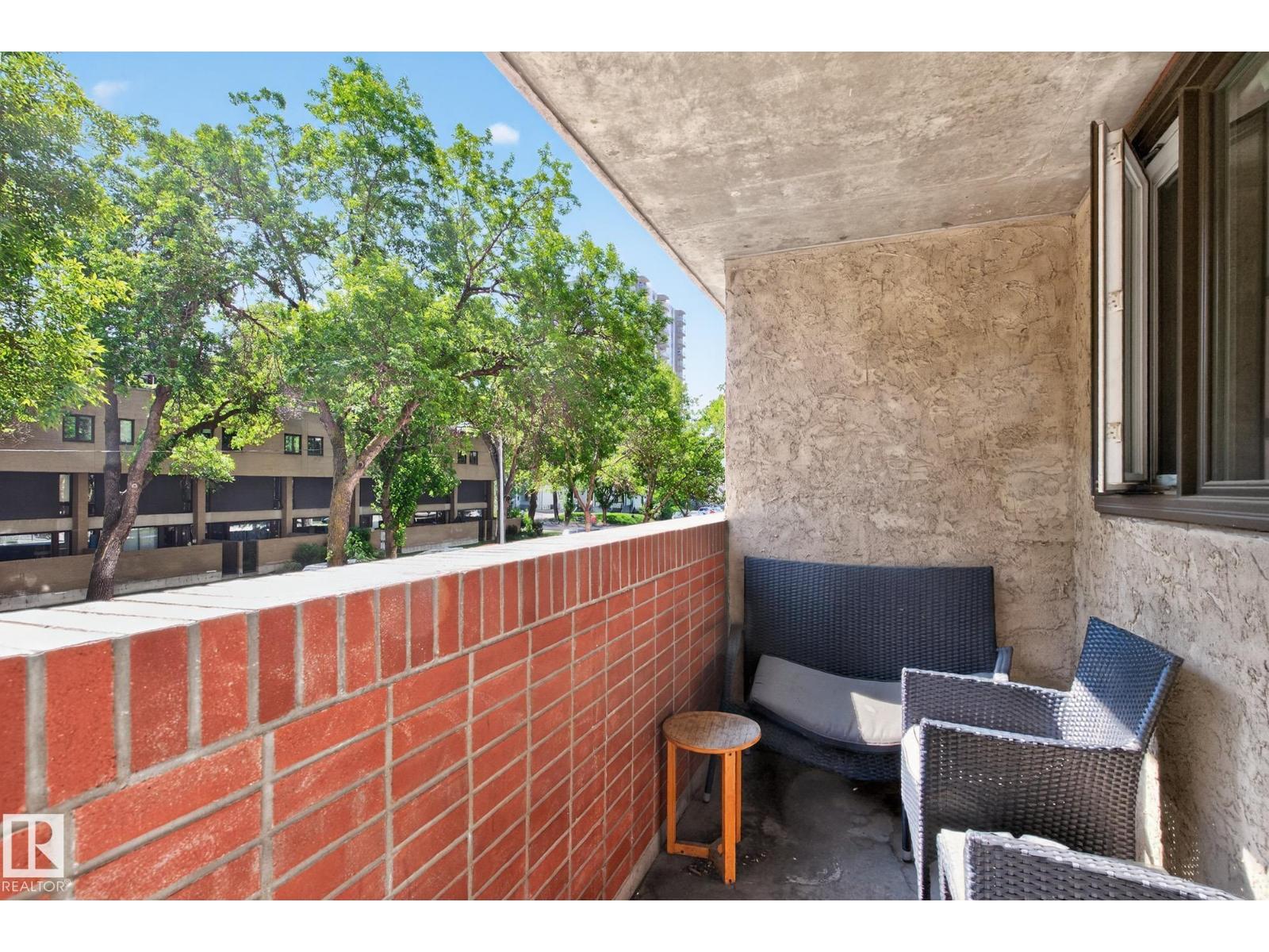 #202 9916 113 ST NW - 28