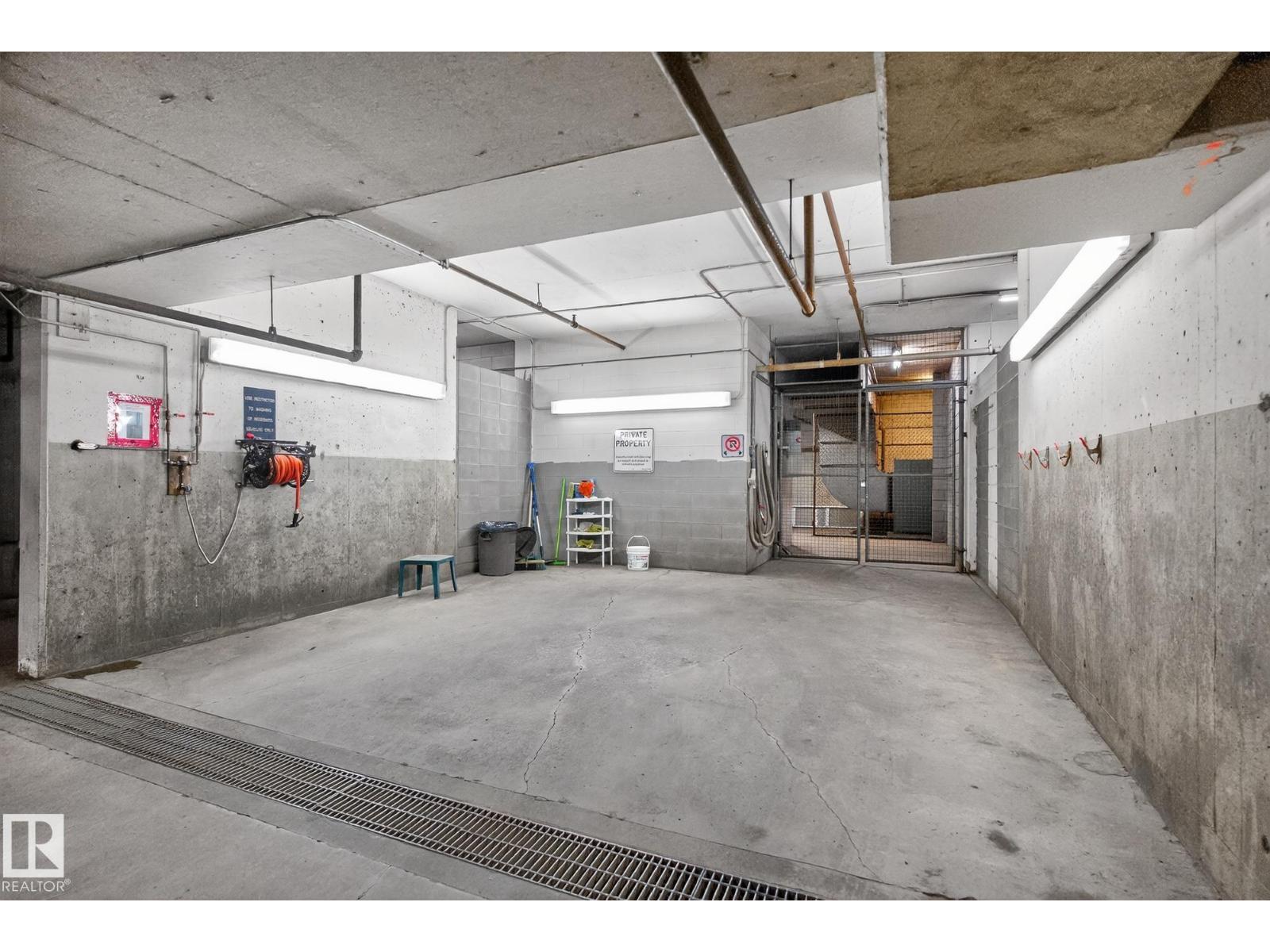#202 9916 113 ST NW - 29