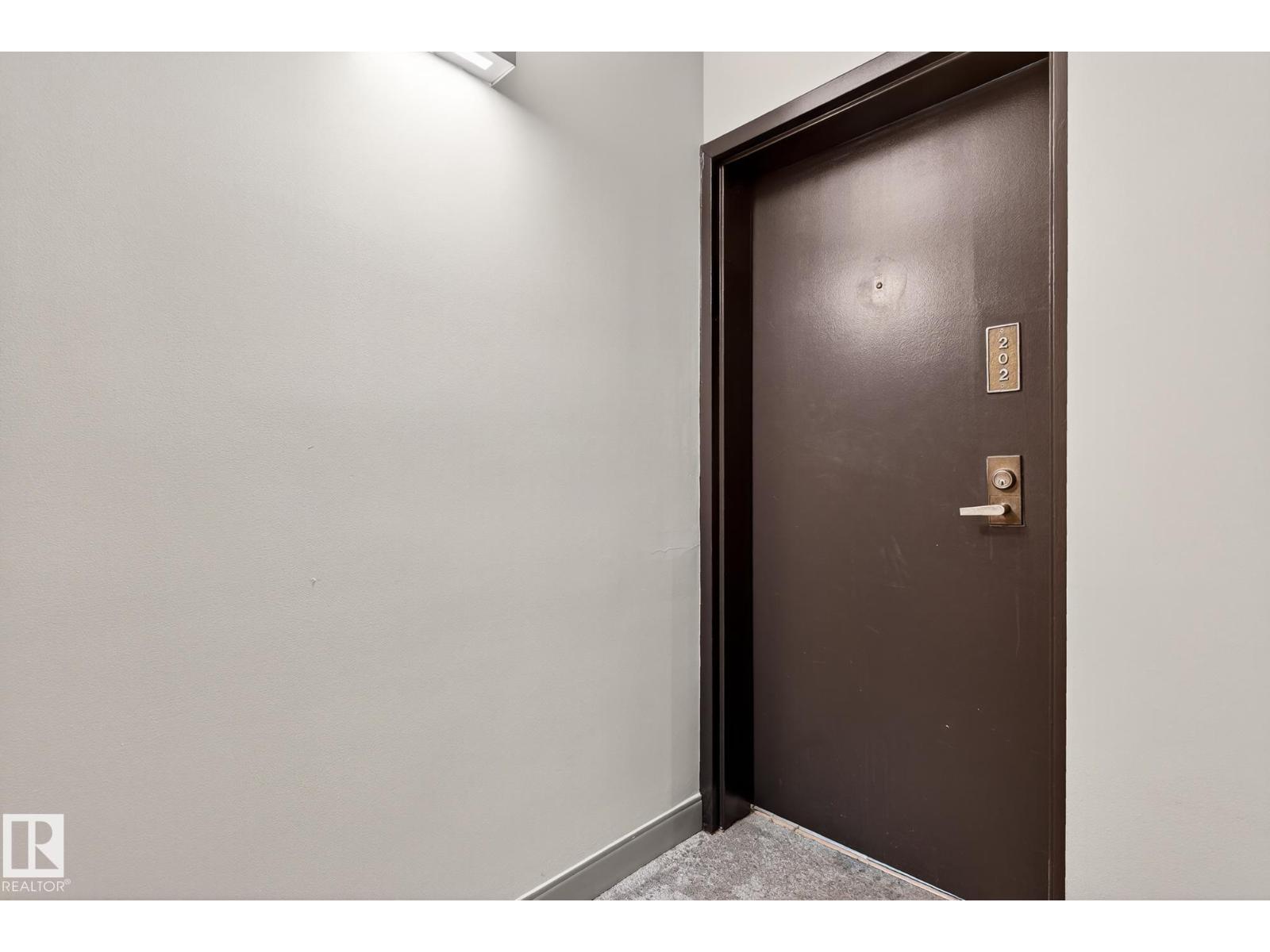 #202 9916 113 ST NW - 9