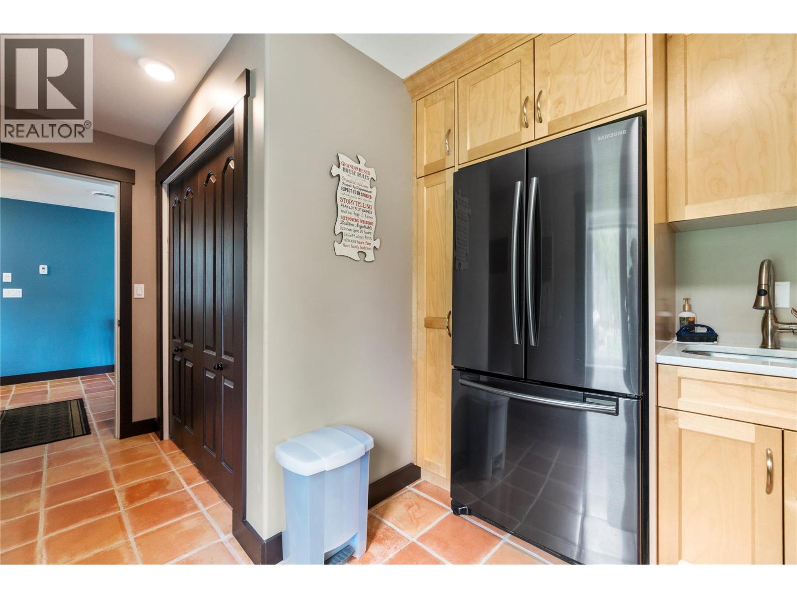  5121 IVY Road, Eagle Bay