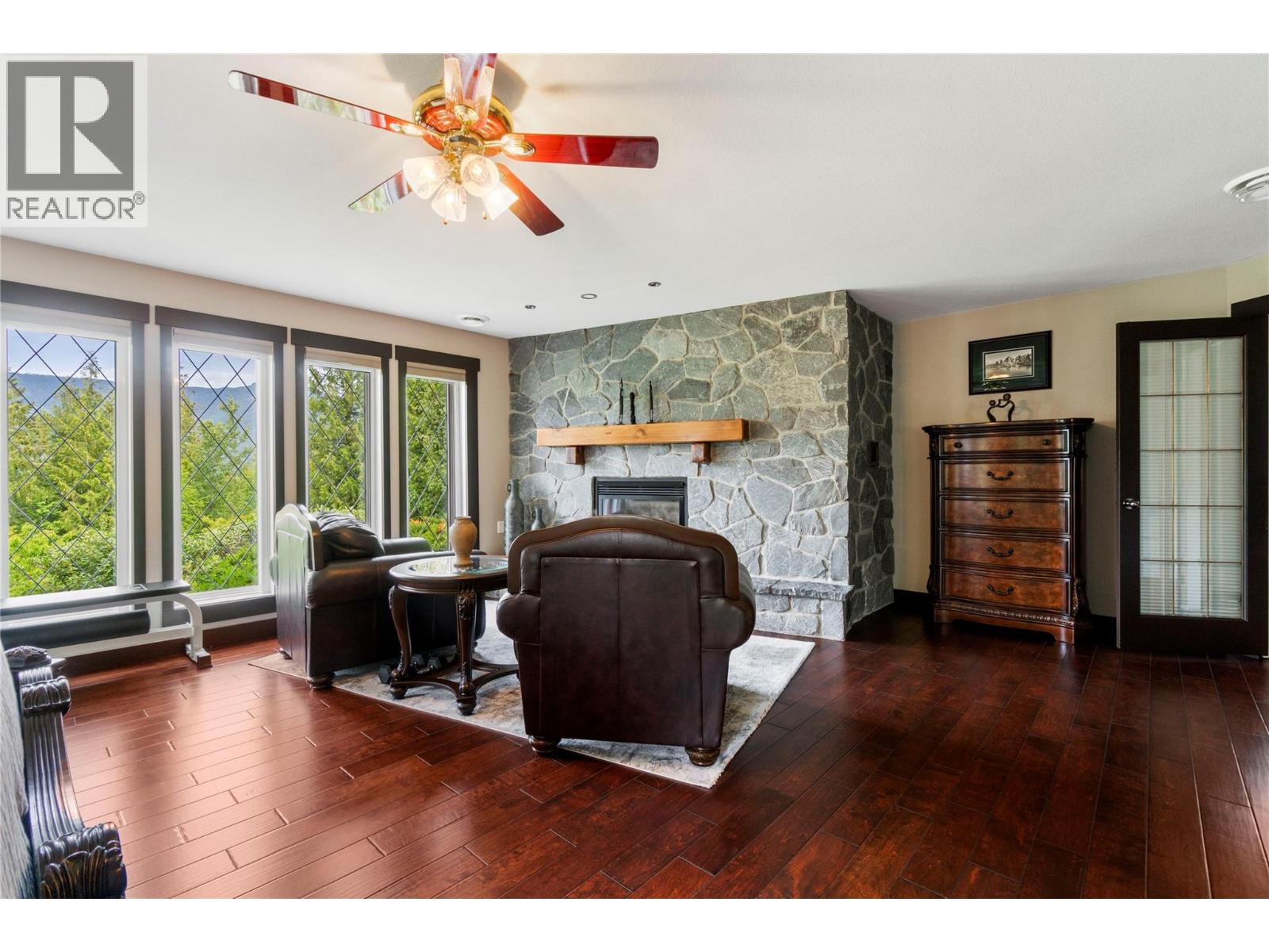  5121 IVY Road, Eagle Bay