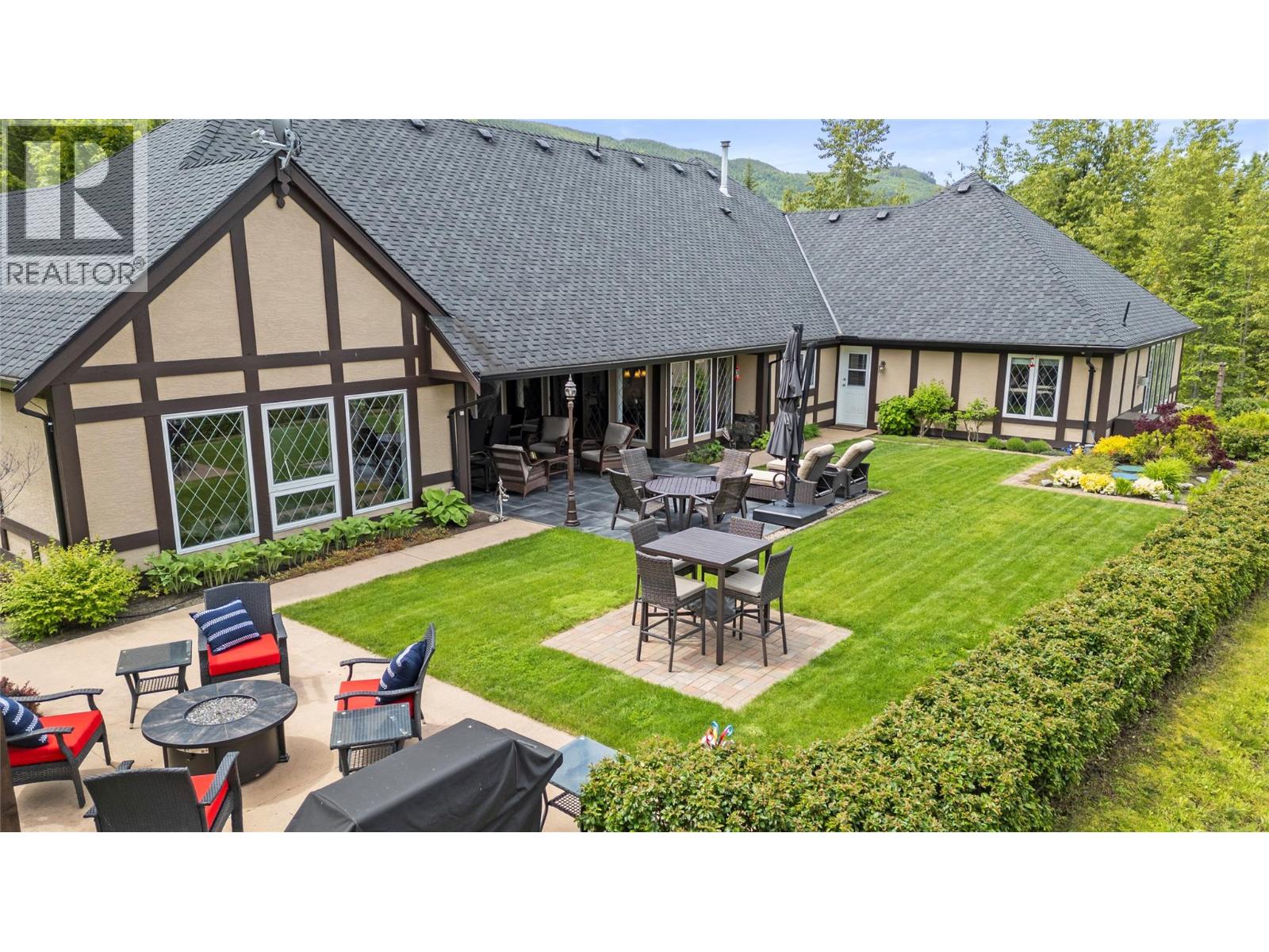  5121 IVY Road, Eagle Bay