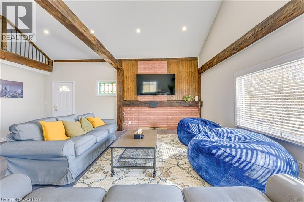 3590 LAKESHORE ROAD - 16