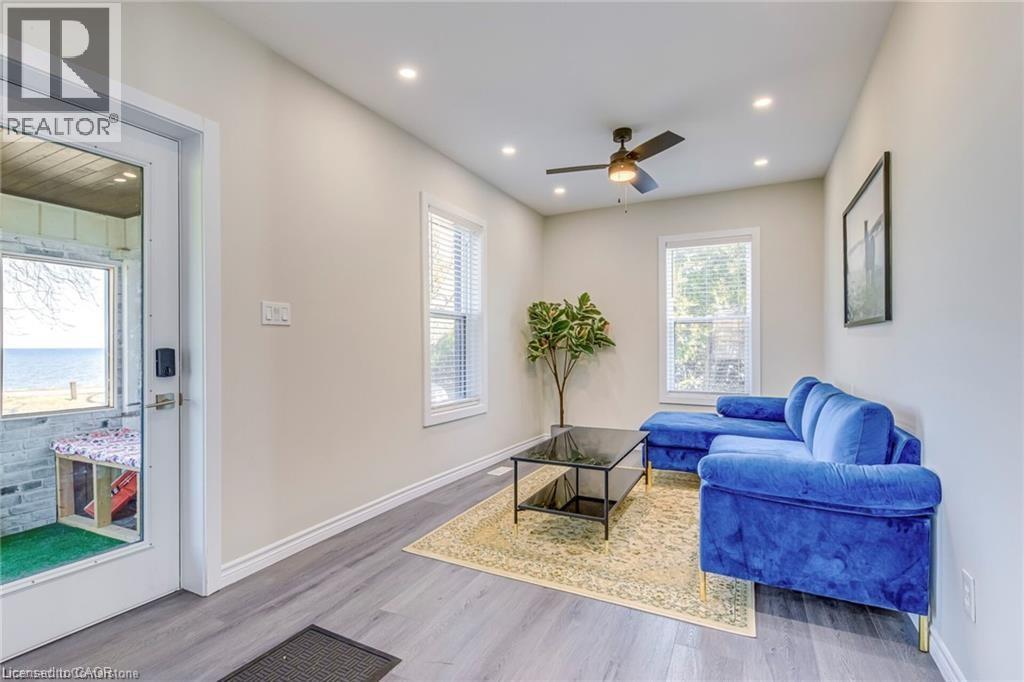 3590 LAKESHORE ROAD - 2