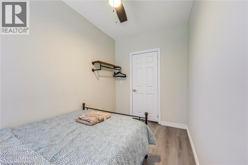 3590 LAKESHORE ROAD - 20