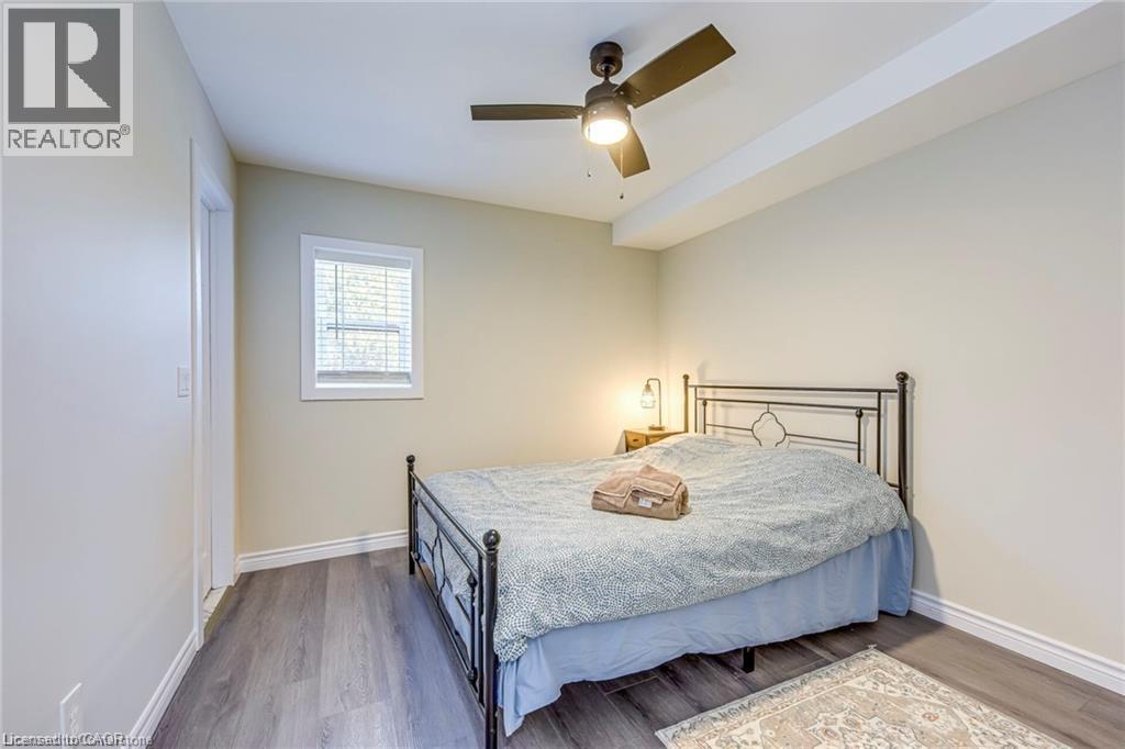 3590 LAKESHORE ROAD - 22