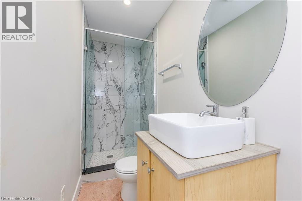 3590 LAKESHORE ROAD - 24