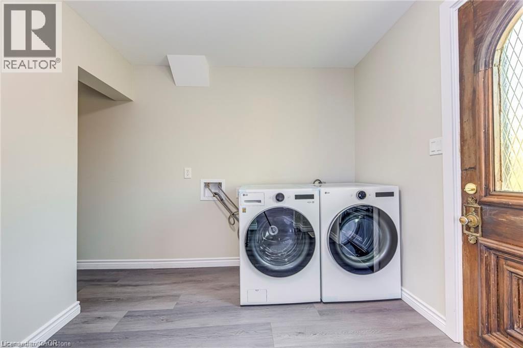 3590 LAKESHORE ROAD - 25