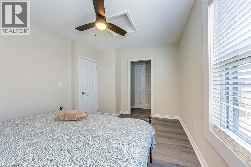 3590 LAKESHORE ROAD - 31