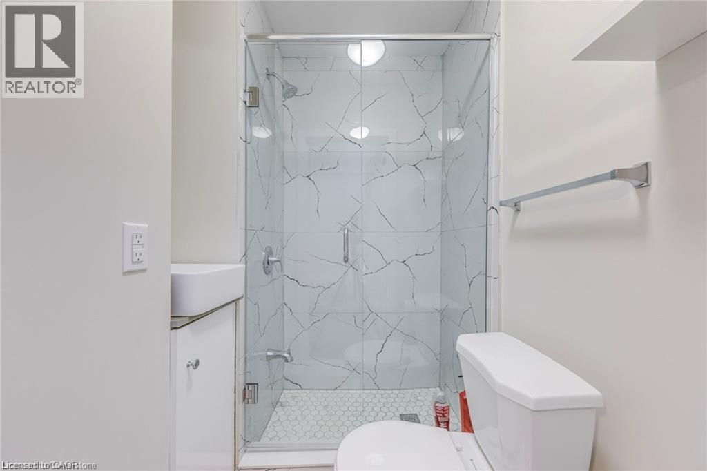 3590 LAKESHORE ROAD - 37