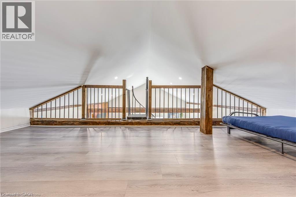 3590 LAKESHORE ROAD - 38