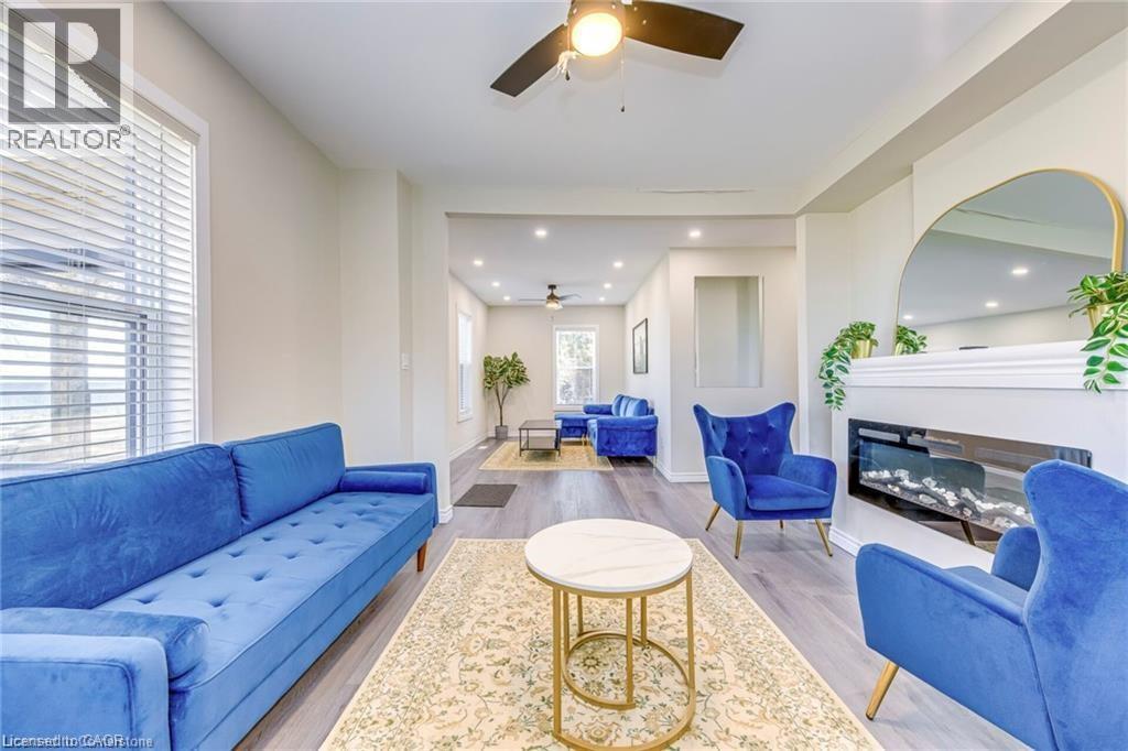 3590 LAKESHORE ROAD - 4