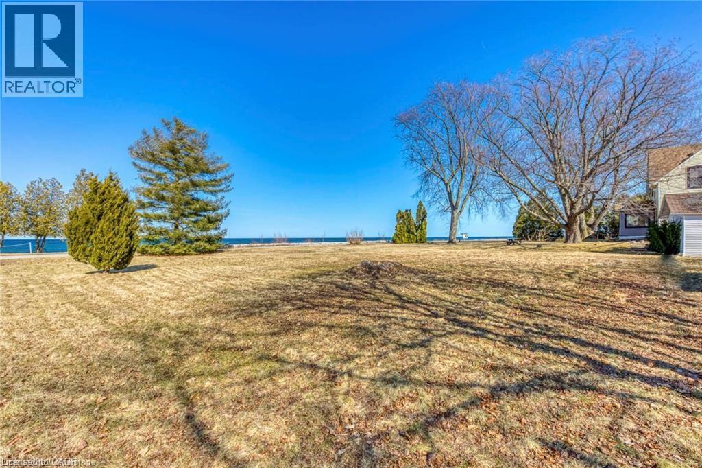 3590 LAKESHORE ROAD - 41