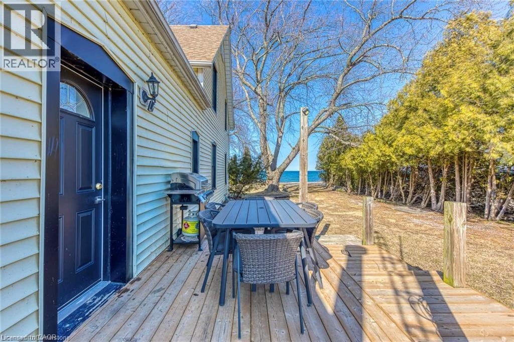 3590 LAKESHORE ROAD - 44