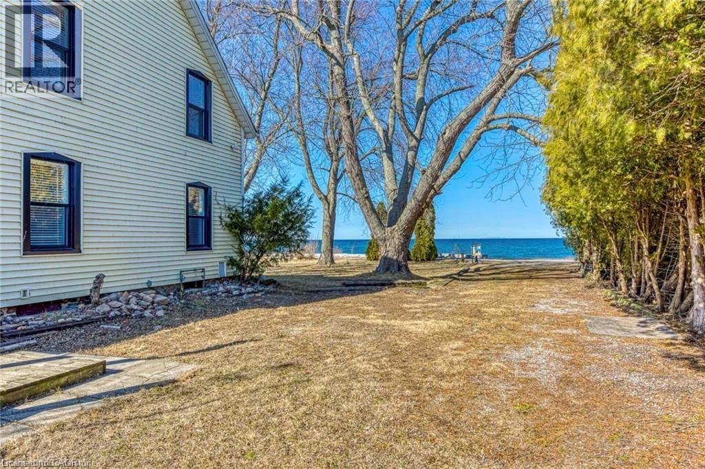 3590 LAKESHORE ROAD - 47