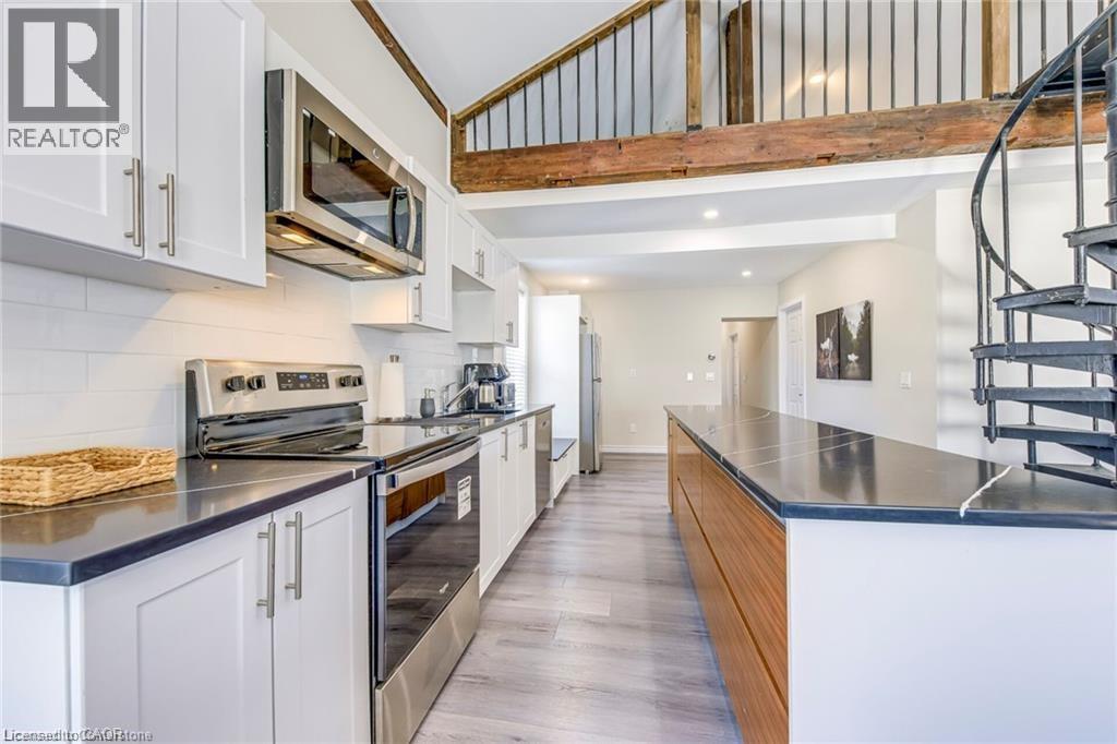 3590 LAKESHORE ROAD - 9