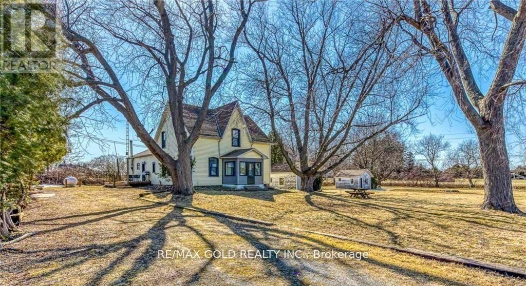 3590 LAKESHORE ROAD - 1