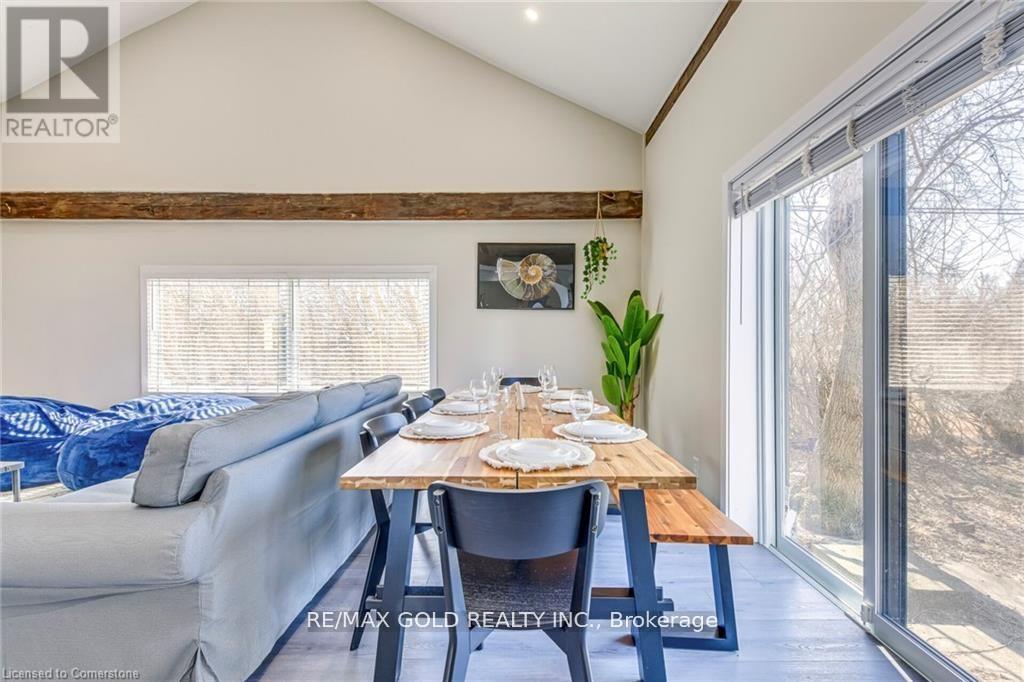 3590 LAKESHORE ROAD - 10