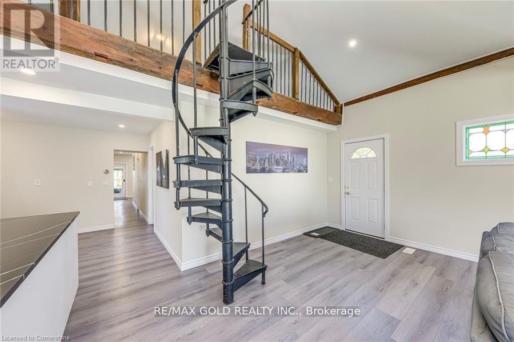 3590 LAKESHORE ROAD - 16