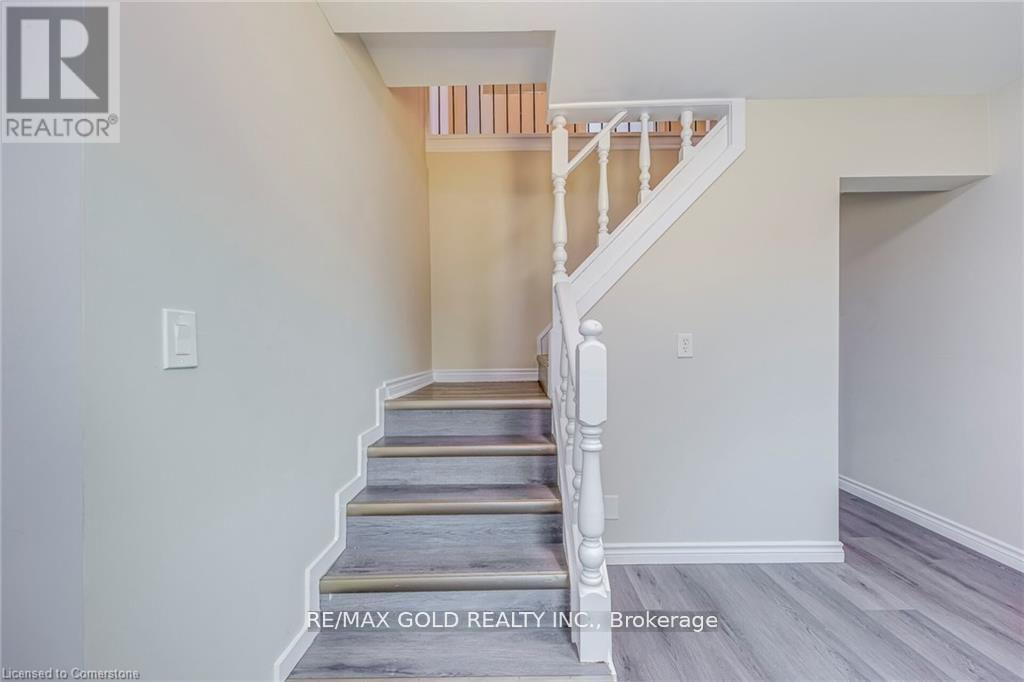 3590 LAKESHORE ROAD - 24