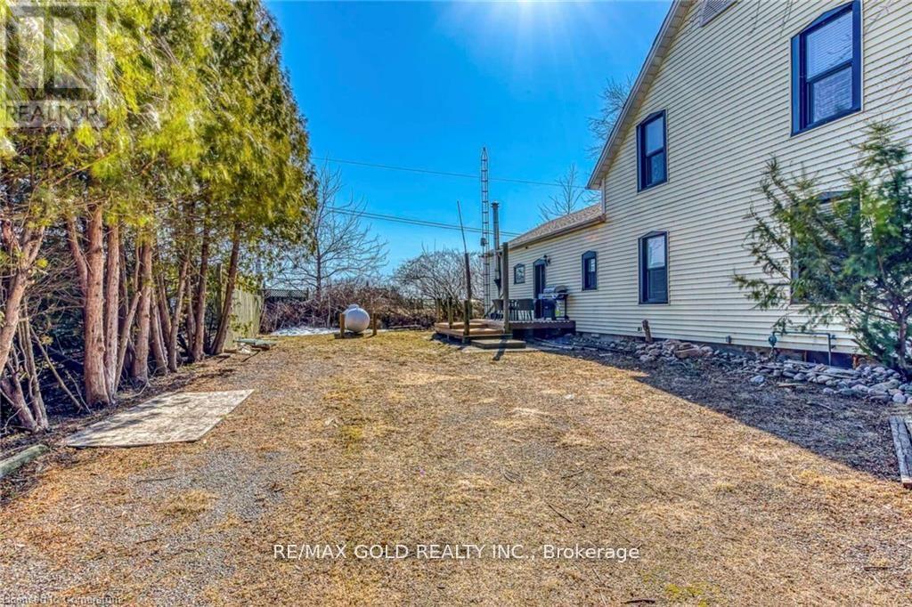 3590 LAKESHORE ROAD - 42