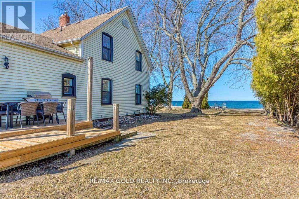 3590 LAKESHORE ROAD - 43