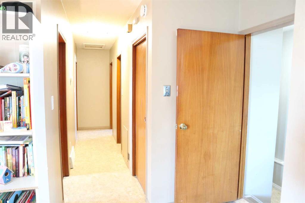 Single Family House Bungalow for Sale in   Avenue Parkdale Wetaskiwin 