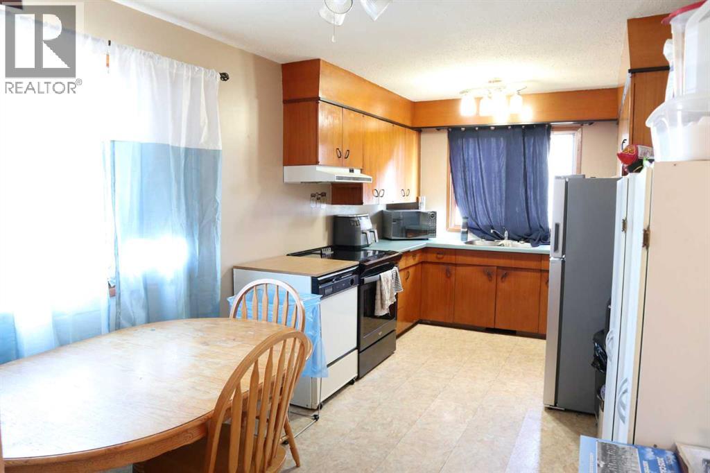 Single Family House Bungalow for Sale in   Avenue Parkdale Wetaskiwin 