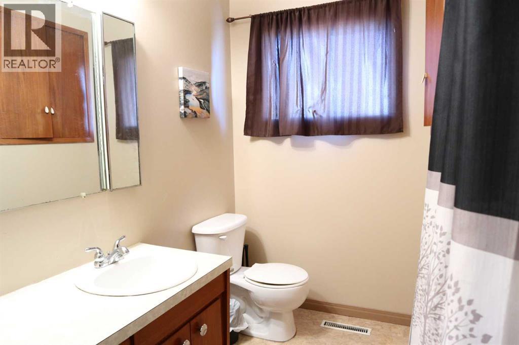 Single Family House Bungalow for Sale in   Avenue Parkdale Wetaskiwin 