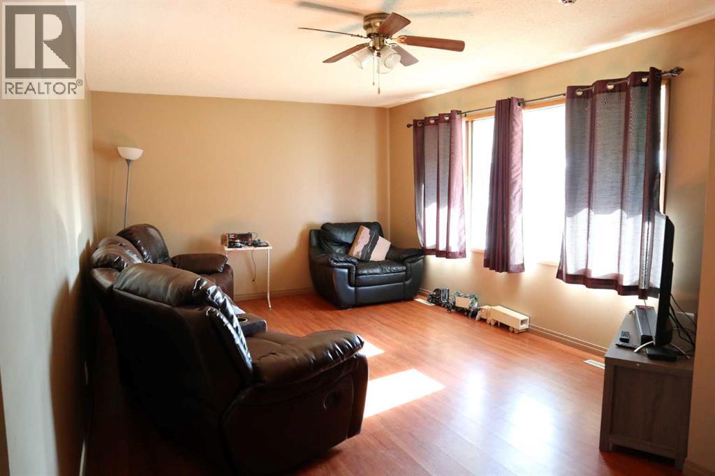 Single Family House Bungalow for Sale in   Avenue Parkdale Wetaskiwin 