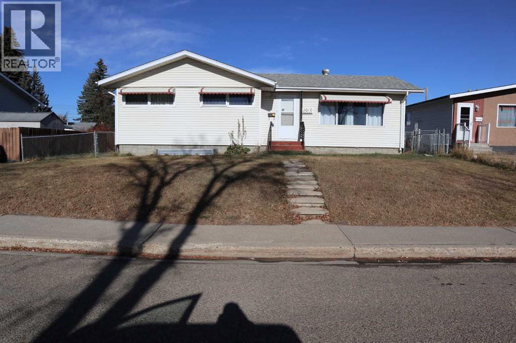 Single Family House Bungalow for Sale in   Avenue Parkdale Wetaskiwin 