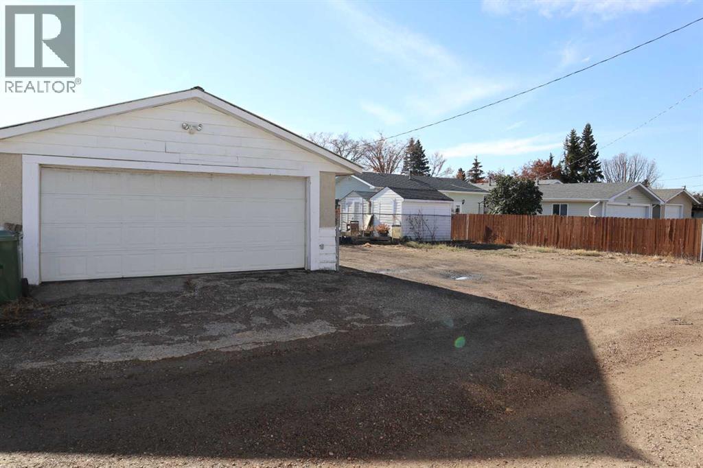 Single Family House Bungalow for Sale in   Avenue Parkdale Wetaskiwin 