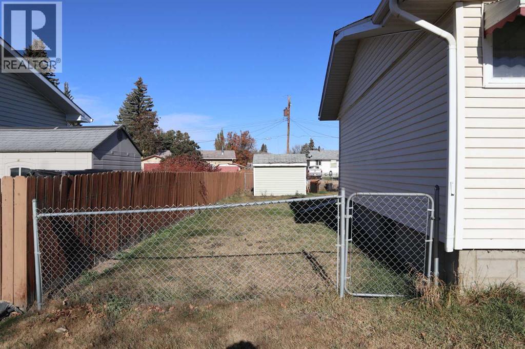 Single Family House Bungalow for Sale in   Avenue Parkdale Wetaskiwin 