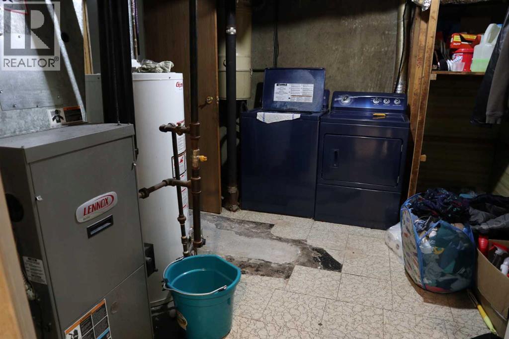 Single Family House Bungalow for Sale in   Avenue Parkdale Wetaskiwin 